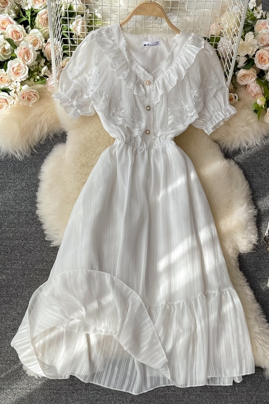 Artistic Retro White Little Daisy Embroidered V-neck Floral Dress French Sweet Puff Sleeve Goddess Temperament Long Dress - Image 7